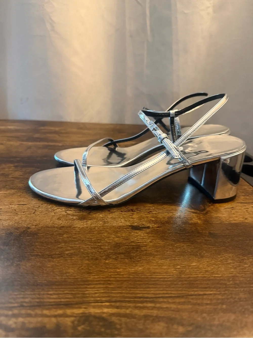 Tory Burch Silver Strappy Leather Sandals size 8